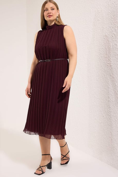 Trendyol Curve Damen Bordeaux Einfarbig Midi Ärmellos Abend / Alltag Gerade Große Größen Kleid - Image 1