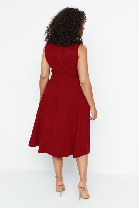 Trendyol Curve Damen Bordeaux Einfarbig Midi Ärmellos Abend / Alltag A-Linie Große Größen Kleid - Image 3