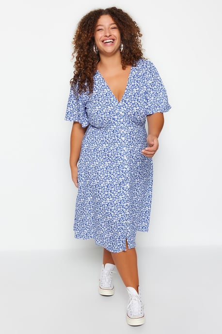 Trendyol Curve Damen Dunkelblau Geblümt Midi Kurz Casual Hemdblusenkleid Große Größen Kleid - Image 1