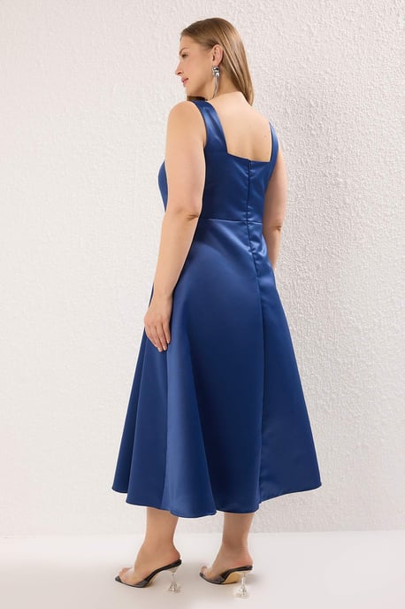 Trendyol Curve Damen Dunkelblau Einfarbig Midi Ärmellos Elegant/Abend Bodycon Große Größen Kleid - Image 4