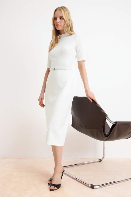 TRENDYOLMİLLA Damen Ecru Einfarbig Midi Kurz Abend / Alltag A-Linie Kleider - Image 4