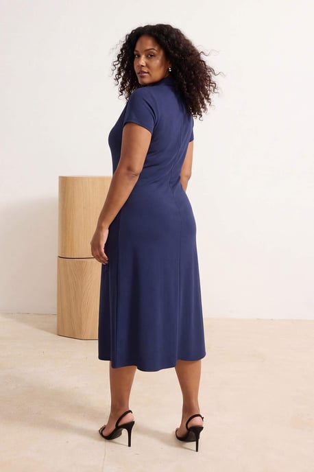 Trendyol Curve Damen Dunkelblau Einfarbig Midi Kurz Casual A-Linie Große Größen Kleid - Image 4
