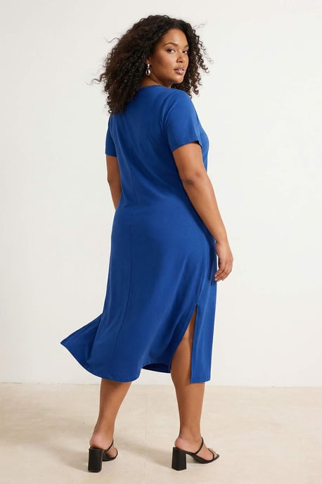 Trendyol Curve Damen Dunkelblau Einfarbig Midi Kurz Casual Gerade Große Größen Kleid - Image 5
