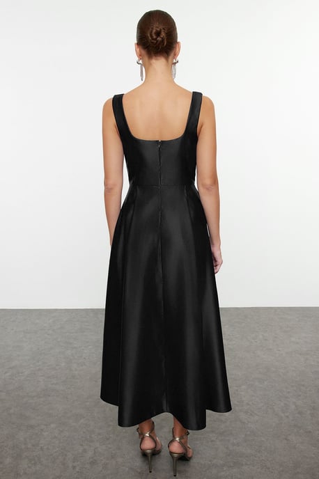 TRENDYOLMİLLA Damen Schwarz Einfarbig Midi Ärmellos Elegant/Abend Skater Kleider - Image 4