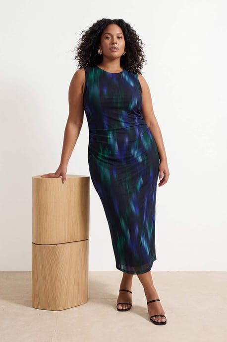 Trendyol Curve Damen Mehrfarbig Grafik Midi Ärmellos Casual Gerade Große Größen Kleid - Image 1