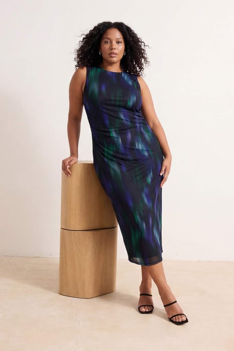 Trendyol Curve Damen Mehrfarbig Grafik Midi Ärmellos Casual Gerade Große Größen Kleid - Image 2