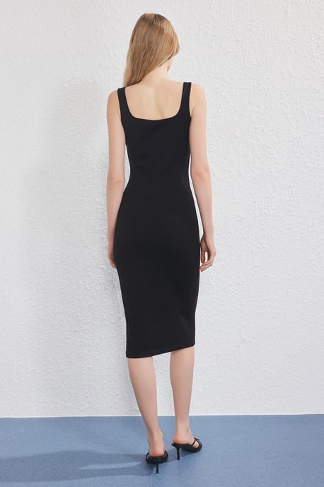 TRENDYOLMİLLA Damen Schwarz Einfarbig Midi Ärmellos Casual Bodycon Kleider - Image 3