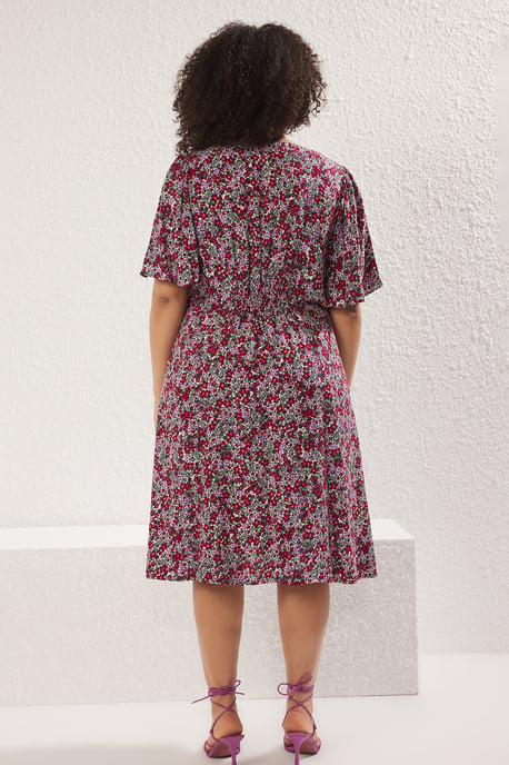 Trendyol Curve Damen Mehrfarbig Geblümt Midi Kurz Casual Hemdblusenkleid Große Größen Kleid - Image 4