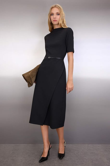 TRENDYOLMİLLA Damen Schwarz Einfarbig Midi Kurz Abend / Alltag A-Linie Kleider - Image 1