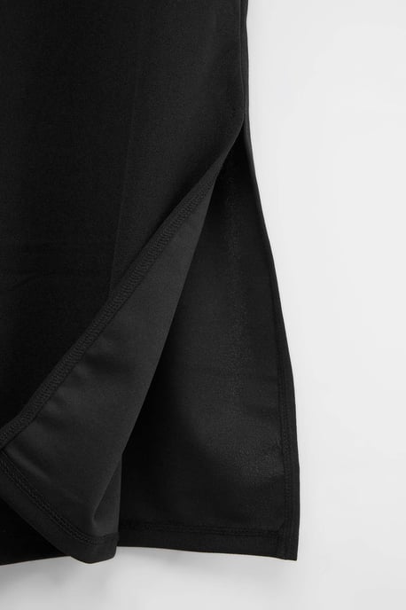 Trendyol Curve Damen Schwarz Einfarbig Midi Ärmellos Casual Bodycon Große Größen Kleid - Image 5