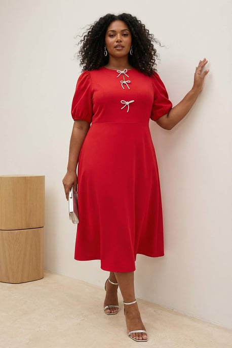 Trendyol Curve Damen Rot Einfarbig Midi Kurz Elegant/Abend Skater Große Größen Kleid - Image 1