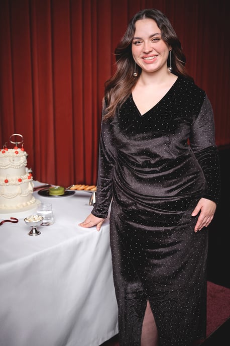 Trendyol Curve Damen Schwarz Einfarbig Midi Lang Party A-Linie Große Größen Kleid - Image 1