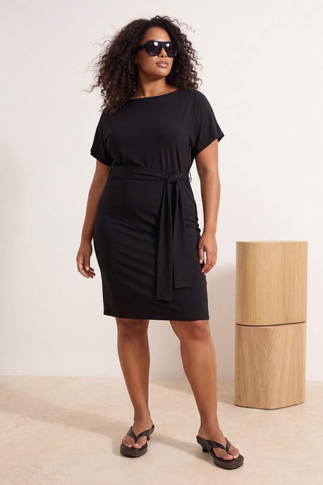 Trendyol Curve Damen Schwarz Einfarbig Midi Kurz Bodycon Große Größen Kleid - Image 6