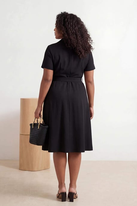 Trendyol Curve Damen Schwarz Einfarbig Midi Kurz Elegant/Abend A-Linie Große Größen Kleid - Image 2