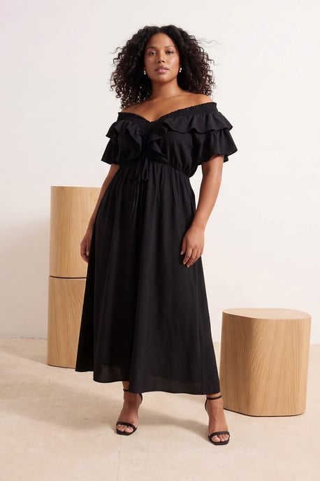 Trendyol Curve Damen Schwarz Einfarbig Midi Ärmellos Casual A-Linie Große Größen Kleid - Image 2