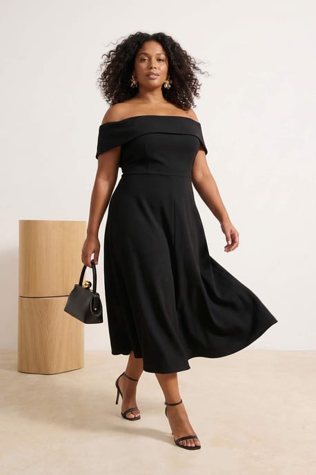 Trendyol Curve Damen Schwarz Einfarbig Midi Ärmellos Party Skater Große Größen Kleid - Image 1