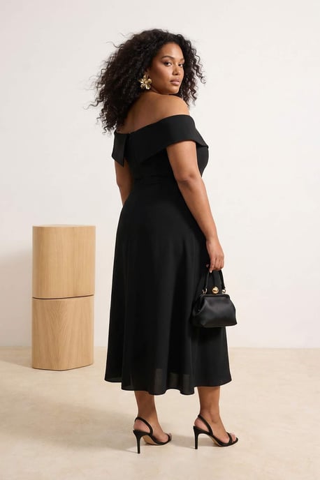 Trendyol Curve Damen Schwarz Einfarbig Midi Ärmellos Party Skater Große Größen Kleid - Image 6