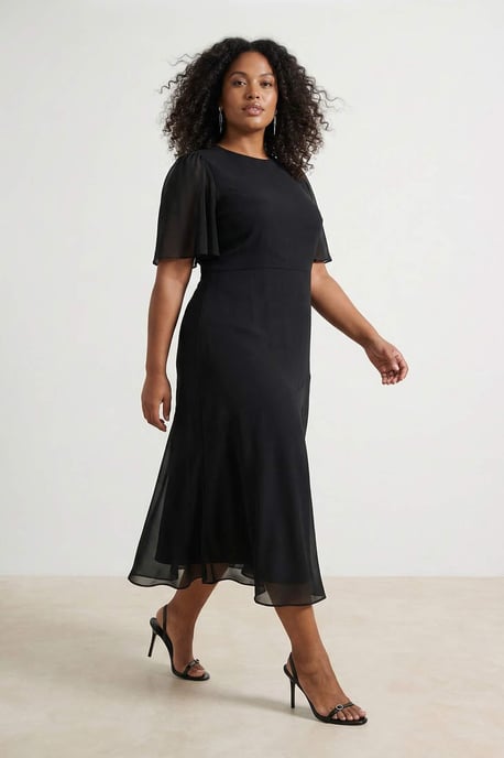 Trendyol Curve Damen Schwarz Einfarbig Midi Kurz Abend / Alltag Skater Große Größen Kleid - Image 1