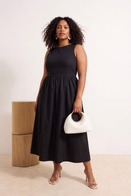Trendyol Curve Damen Schwarz Einfarbig Midi Ärmellos A-Linie Große Größen Kleid - Image 1
