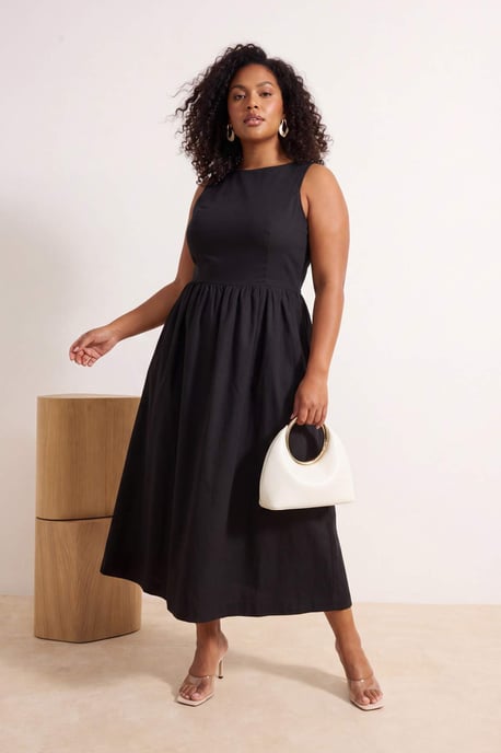 Trendyol Curve Damen Schwarz Einfarbig Midi Ärmellos A-Linie Große Größen Kleid - Image 6