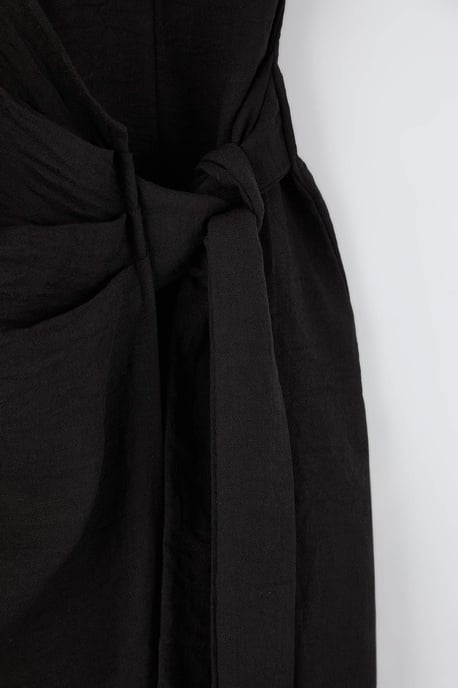 Trendyol Curve Damen Schwarz Einfarbig Midi Ärmellos Party A-Linie Große Größen Kleid - Image 5