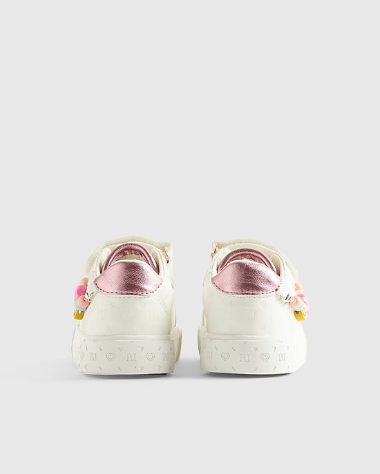 River Island Mädchen Mini-Sneaker Weiß Charm Rundspitze - Image 3