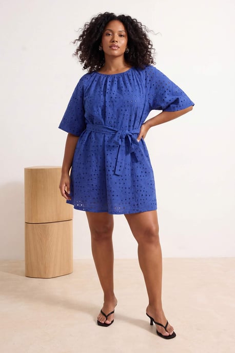 Trendyol Curve Damen Blau Geblümt Kurz / Mini Kurz Casual A-Linie Große Größen Kleid - Image 5