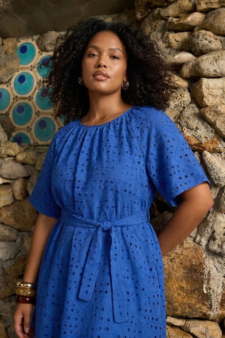 Trendyol Curve Damen Blau Geblümt Kurz / Mini Kurz Casual A-Linie Große Größen Kleid - Image 6