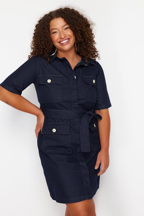 Trendyol Curve Damen Dunkelblau Einfarbig Kurz / Mini Kurz Casual Hemdblusenkleid Große Größen Kleid - Image 1