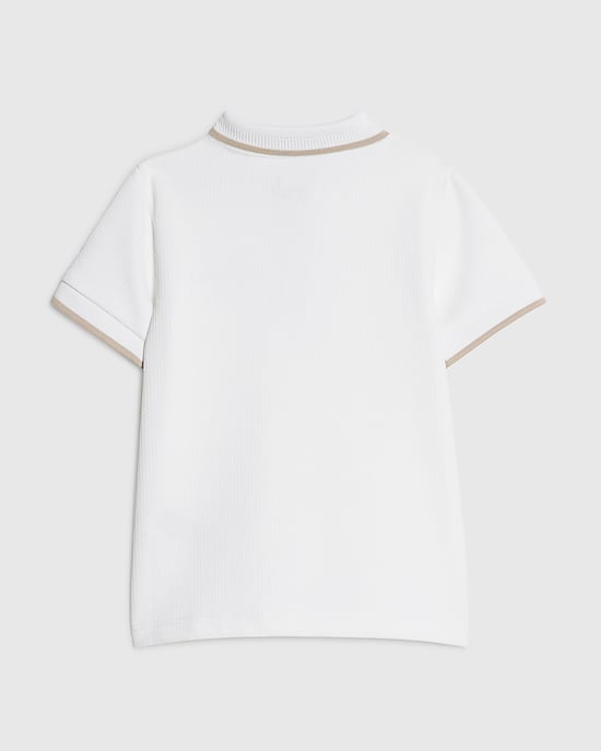 River Island Mini Jungen-Poloshirt Weiß Strukturierter Viertelreißverschluss - Image 2