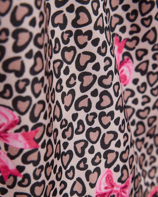 River Island Mädchen-Satinpyjama mit Leoparden-Schleifenprint in Braun - Image 4