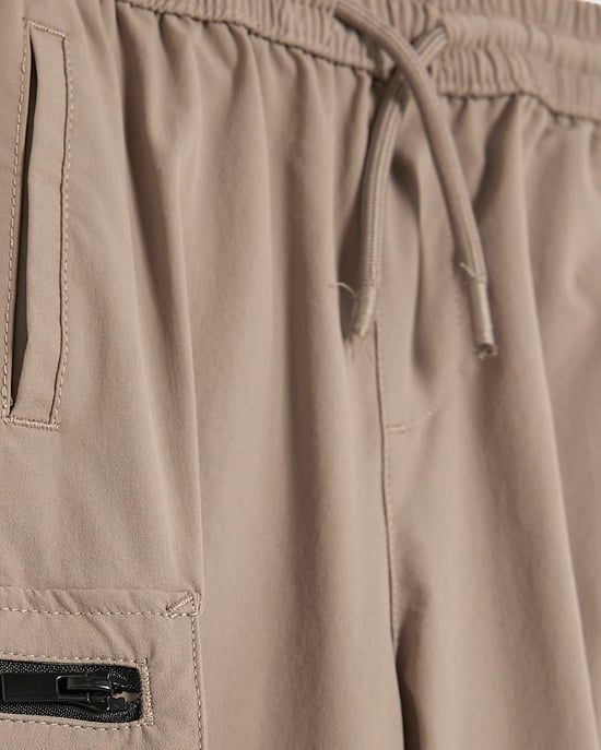 River Island Mini Jungen-Cargohose Beige Reißverschluss Utility-Taschen - Image 2