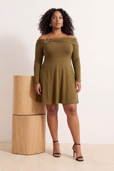 Trendyol Curve Damen Grün Einfarbig Kurz / Mini Lang Casual Skater Große Größen Kleid - Image 2