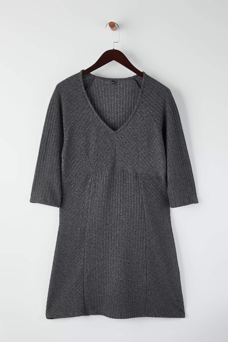 Trendyol Curve Damen Grau Einfarbig Kurz / Mini Lang Casual A-Linie Große Größen Kleid - Image 4