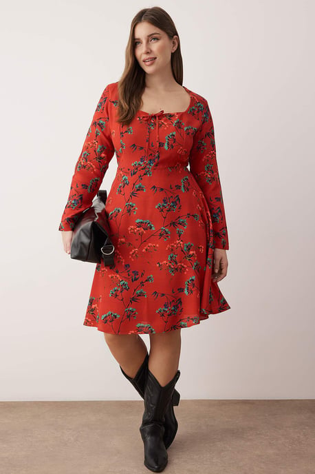 Trendyol Curve Damen Bordeaux Geblümt Kurz / Mini Lang Casual A-Linie Große Größen Kleid - Image 1