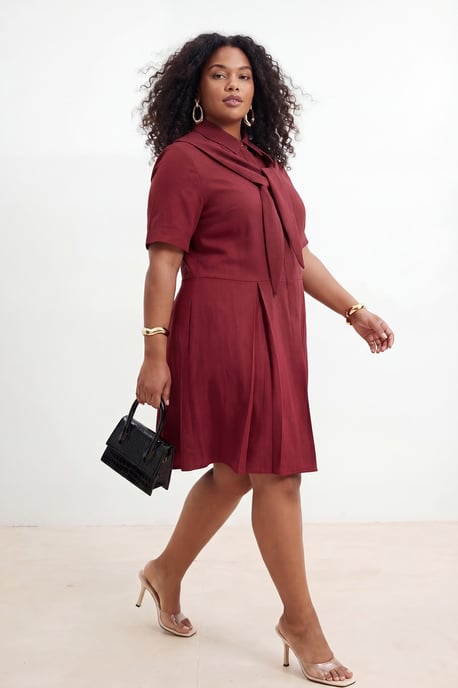 Trendyol Curve Damen Bordeaux Einfarbig Kurz / Mini Kurz Casual A-Linie Große Größen Kleid - Image 1