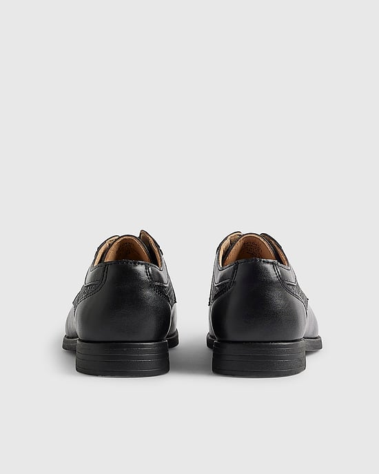 River Island Jungen-Schnürschuhe mit spitzer Zehenkappe aus schwarzem Kunstleder - Image 3