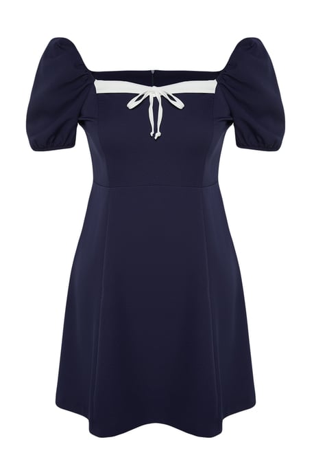 Trendyol Curve Damen Dunkelblau Einfarbig Kurz / Mini Kurz Casual A-Linie Große Größen Kleid - Image 4