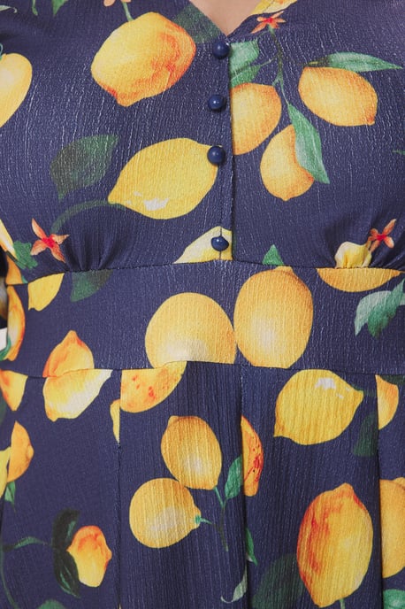 Trendyol Curve Damen Dunkelblau Geblümt Kurz / Mini Kurz Casual Skater Große Größen Kleid - Image 3