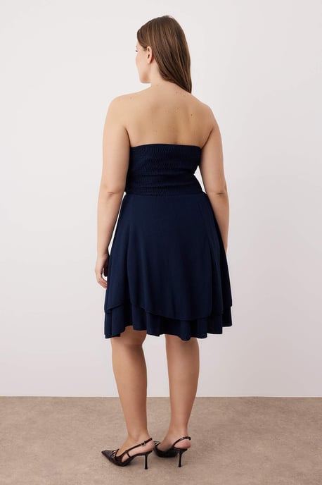 Trendyol Curve Damen Dunkelblau Einfarbig Kurz / Mini Ärmellos Casual Skater Große Größen Kleid - Image 3