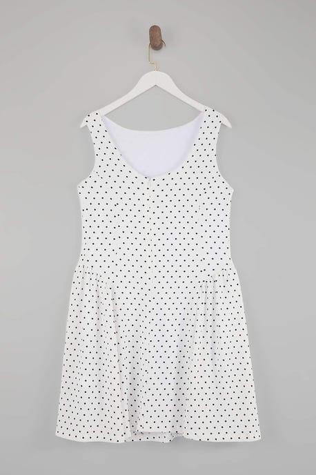 Trendyol Curve Damen Weiß Gepunktet Kurz / Mini Ärmellos Casual A-Linie Große Größen Kleid - Image 5