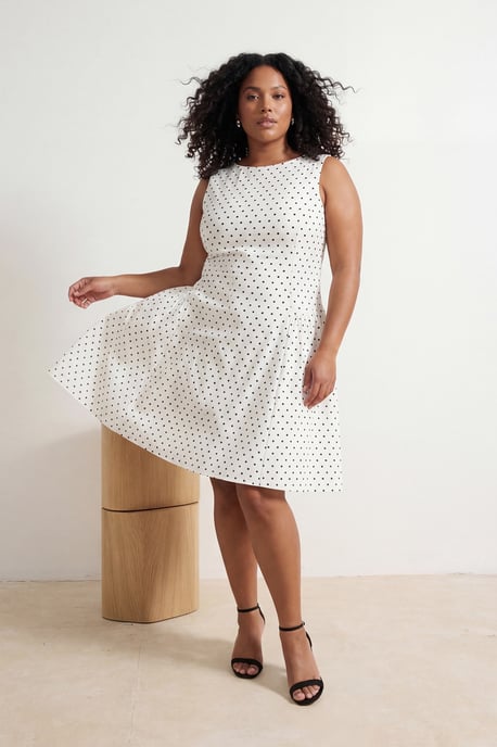 Trendyol Curve Damen Weiß Gepunktet Kurz / Mini Ärmellos Casual A-Linie Große Größen Kleid - Image 6