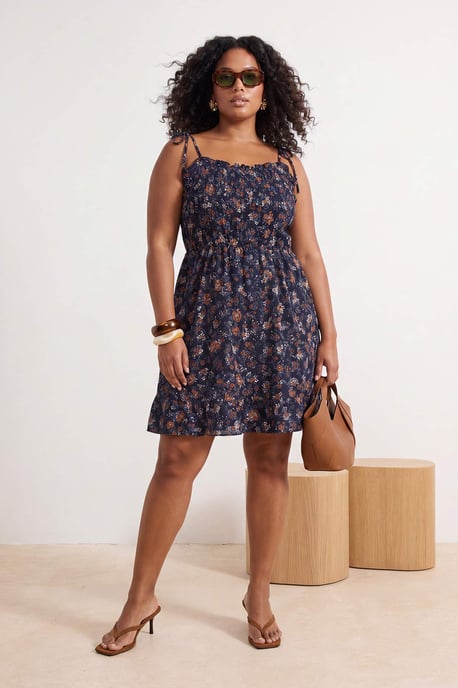 Trendyol Curve Damen Dunkelblau Geblümt Kurz / Mini Ärmellos A-Linie Große Größen Kleid - Image 1