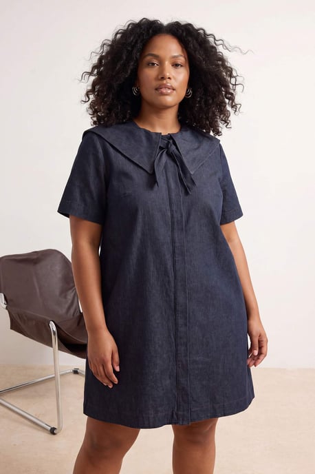 Trendyol Curve Damen Dunkelblau Einfarbig Kurz / Mini Kurz Gerade Große Größen Kleid - Image 2