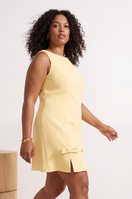 Trendyol Curve Damen Gelb Einfarbig Kurz / Mini Ärmellos Elegant/Abend A-Linie Große Größen Kleid - Image 4