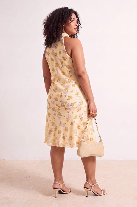 Trendyol Curve Damen Gelb Geblümt Kurz / Mini Ärmellos A-Linie Große Größen Kleid - Image 3