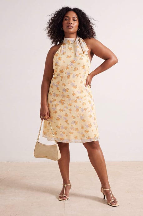 Trendyol Curve Damen Gelb Geblümt Kurz / Mini Ärmellos A-Linie Große Größen Kleid - Image 6