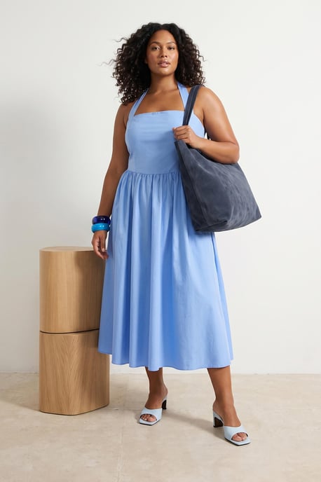 Trendyol Curve Damen Blau Einfarbig Kurz / Mini Ärmellos Casual A-Linie Große Größen Kleid - Image 1