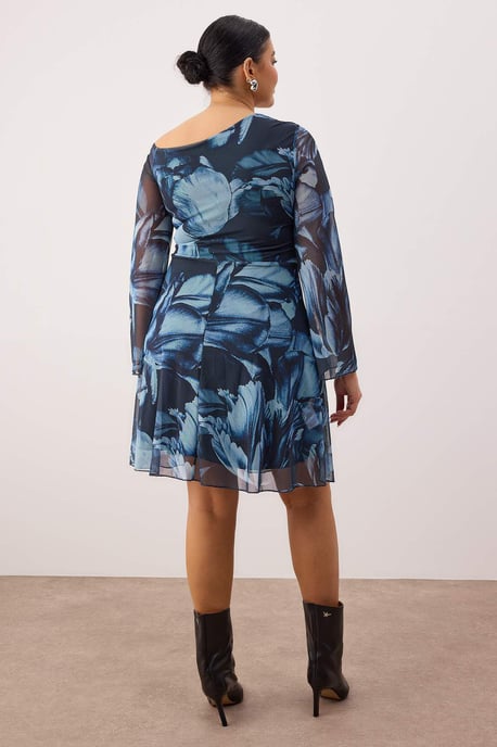 Trendyol Curve Damen Blau Geblümt Kurz / Mini Lang Casual Skater Große Größen Kleid - Image 3
