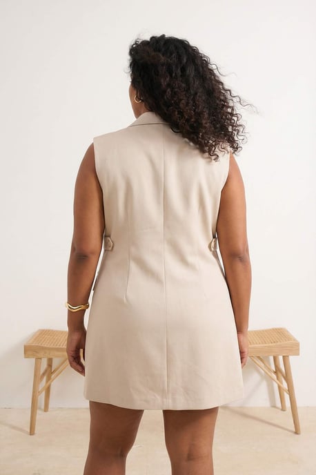 Trendyol Curve Damen Ecru Einfarbig Kurz / Mini Ärmellos Casual A-Linie Große Größen Kleid - Image 5